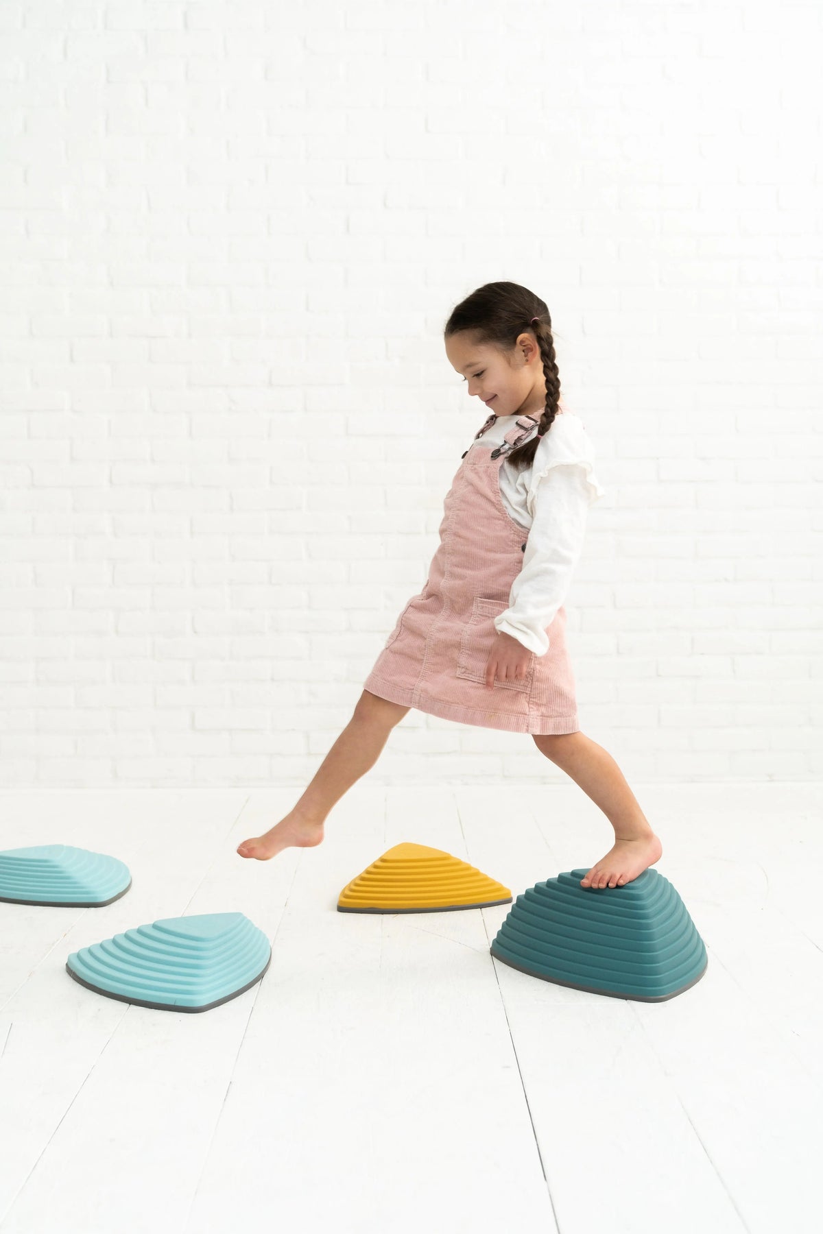 Balance stepping stones for kids by Everett & Avery Co.